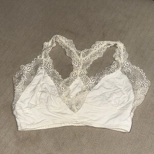 Dainty Hooligan Lace Bralette - Cream